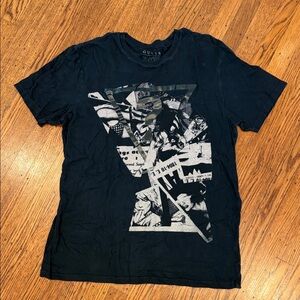 Vintage GUESS Men's Black and Gray Graphic Tee - size large
